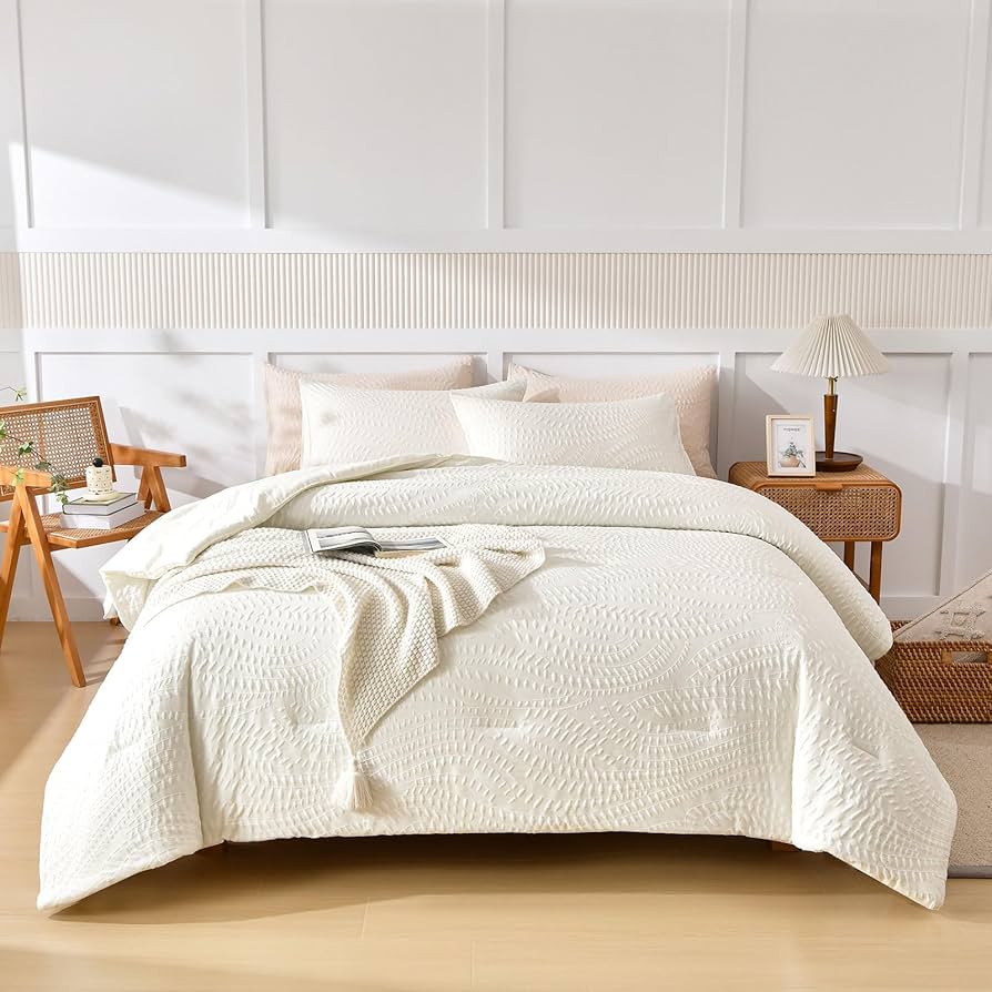 Amazon.com: akkialla Embossed Design Full Size Comforter Set